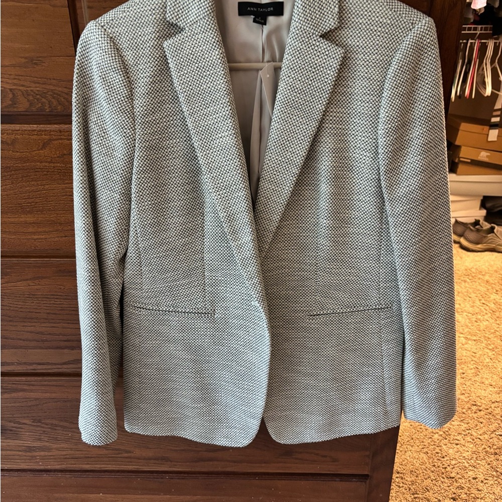 Ann Taylor lined Black and White Textured Blazer